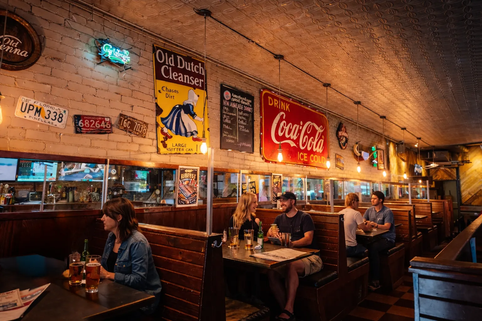 Gabby's Kingston Road Village Interior